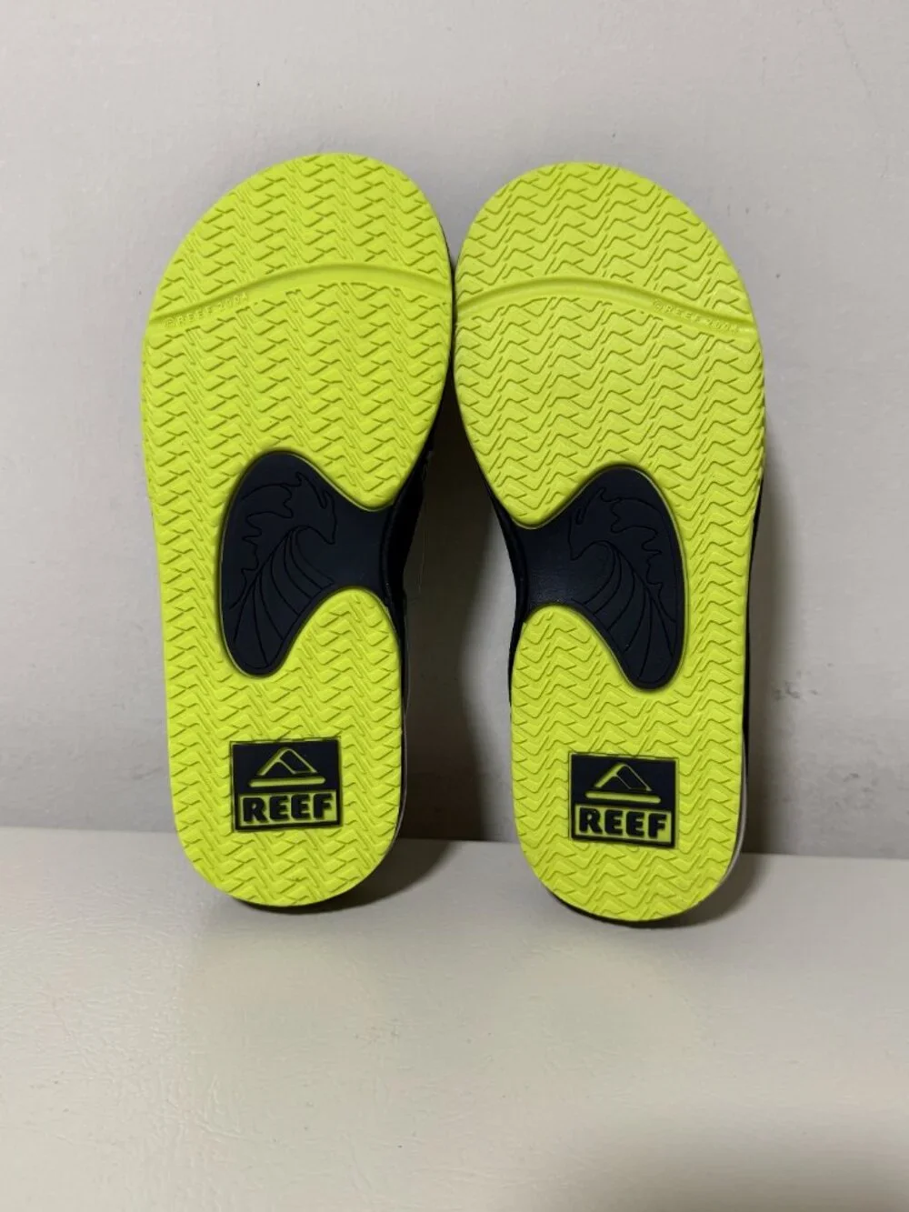 REEF Boys Kids Fanning Sandal Size 2